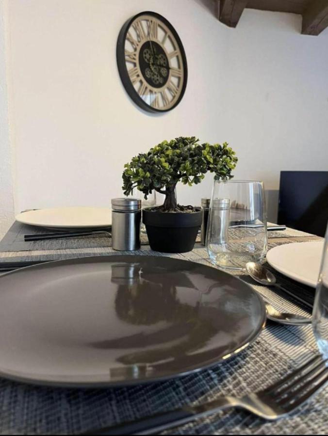 Apartament Delice De Nîmes Zewnętrze zdjęcie